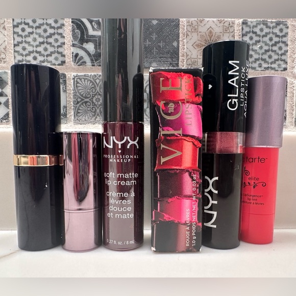 Estee Lauder Other - Lipstick lipgloss lot Estée Lauder Vice Tarte NYX